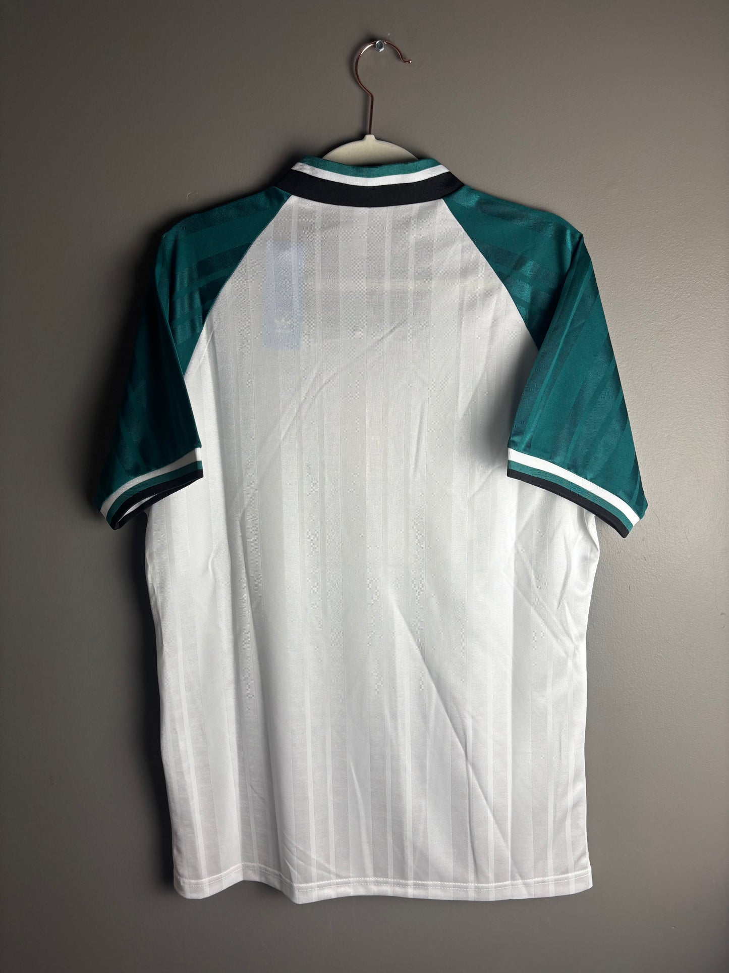 Liverpool FC โ94 - Away Kit