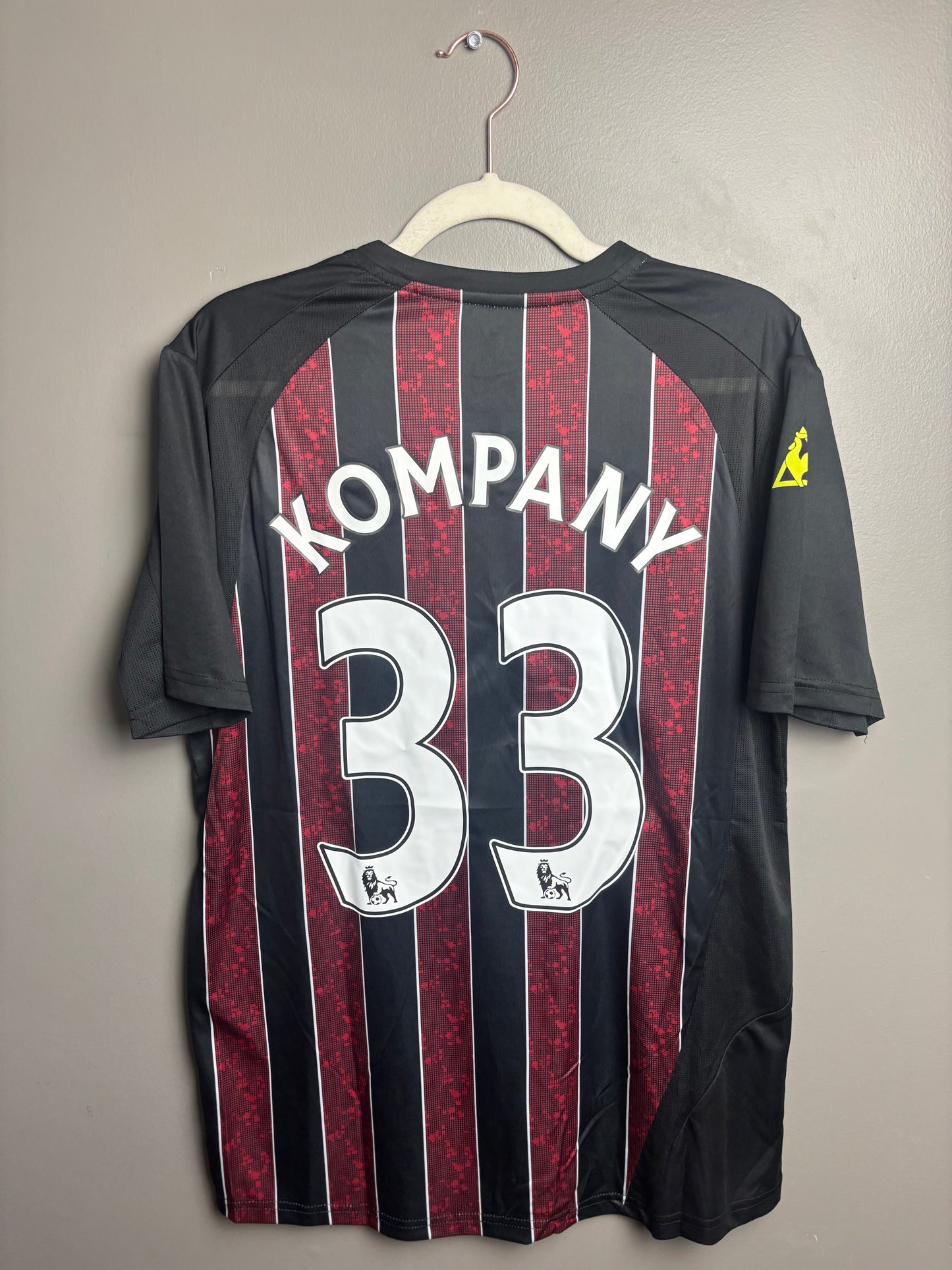 Manchester City 2008/09 - 33 Kompany