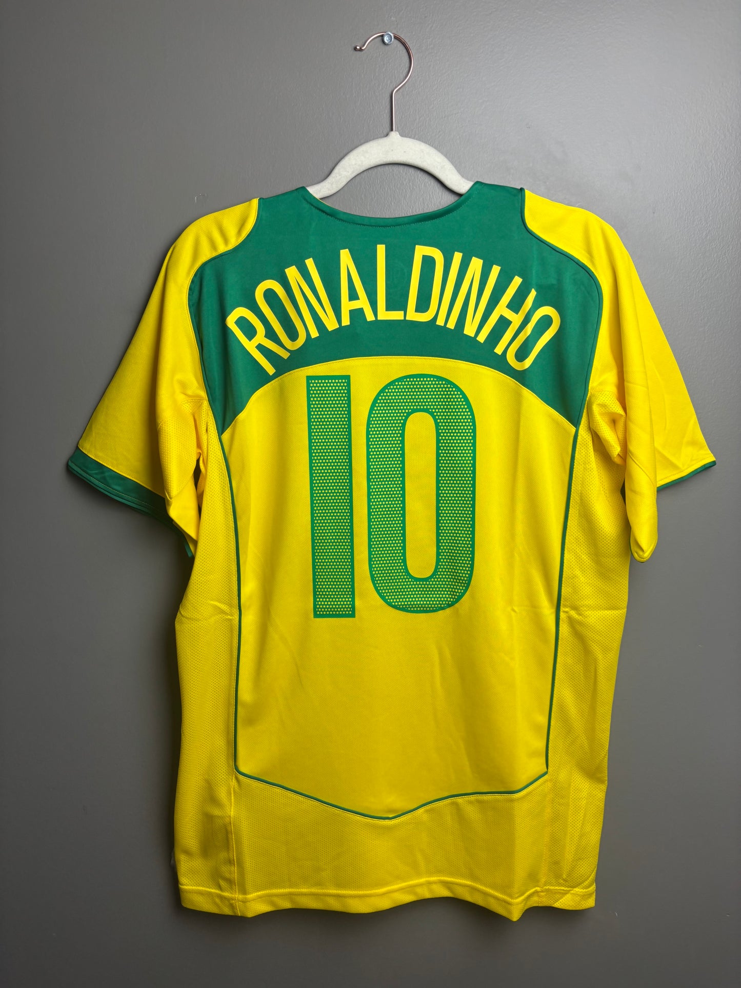 Brazil 2004 - 10 Ronaldinho
