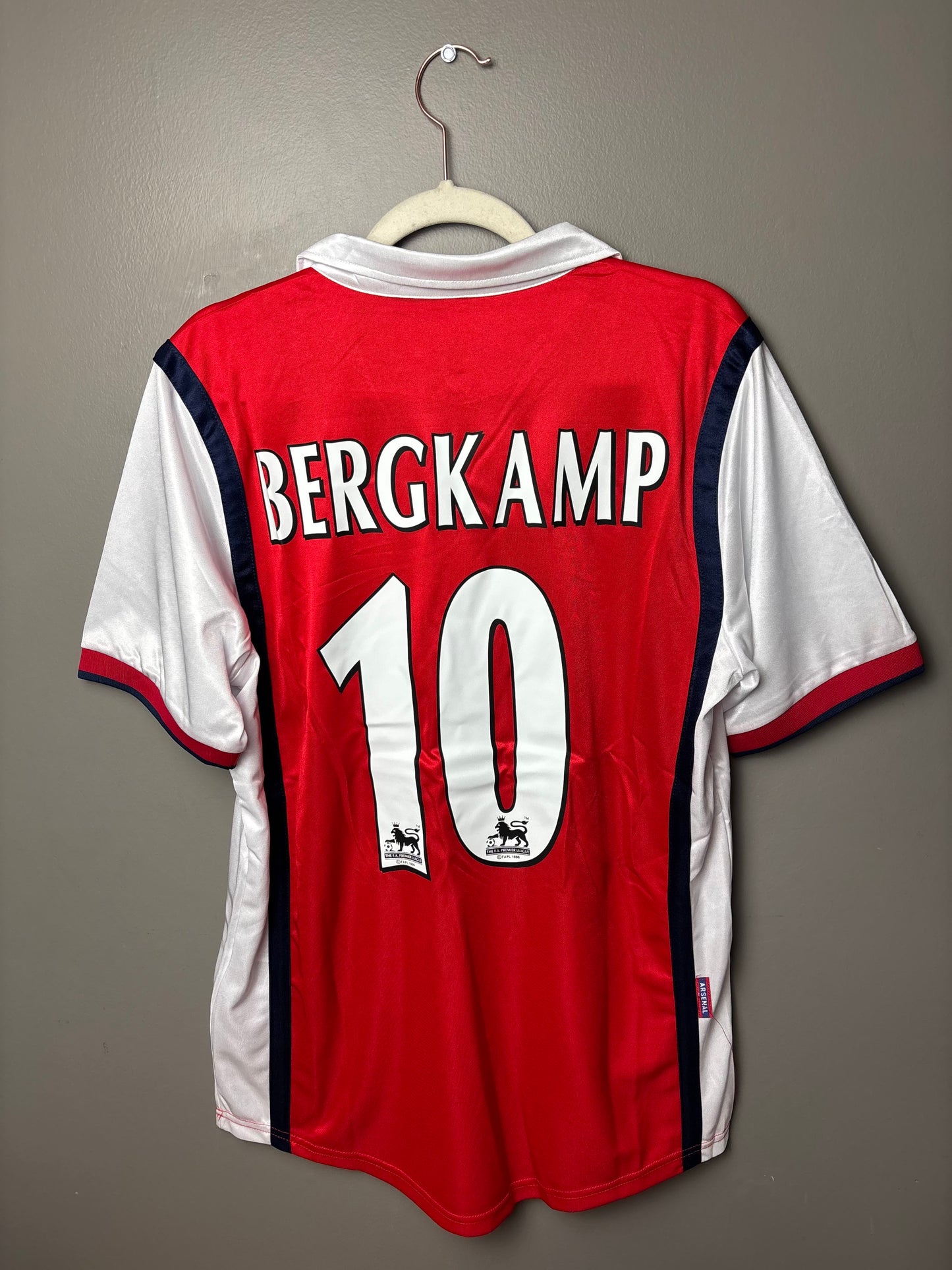 Arsenal FC 1998/99 - 10 Bergkamp