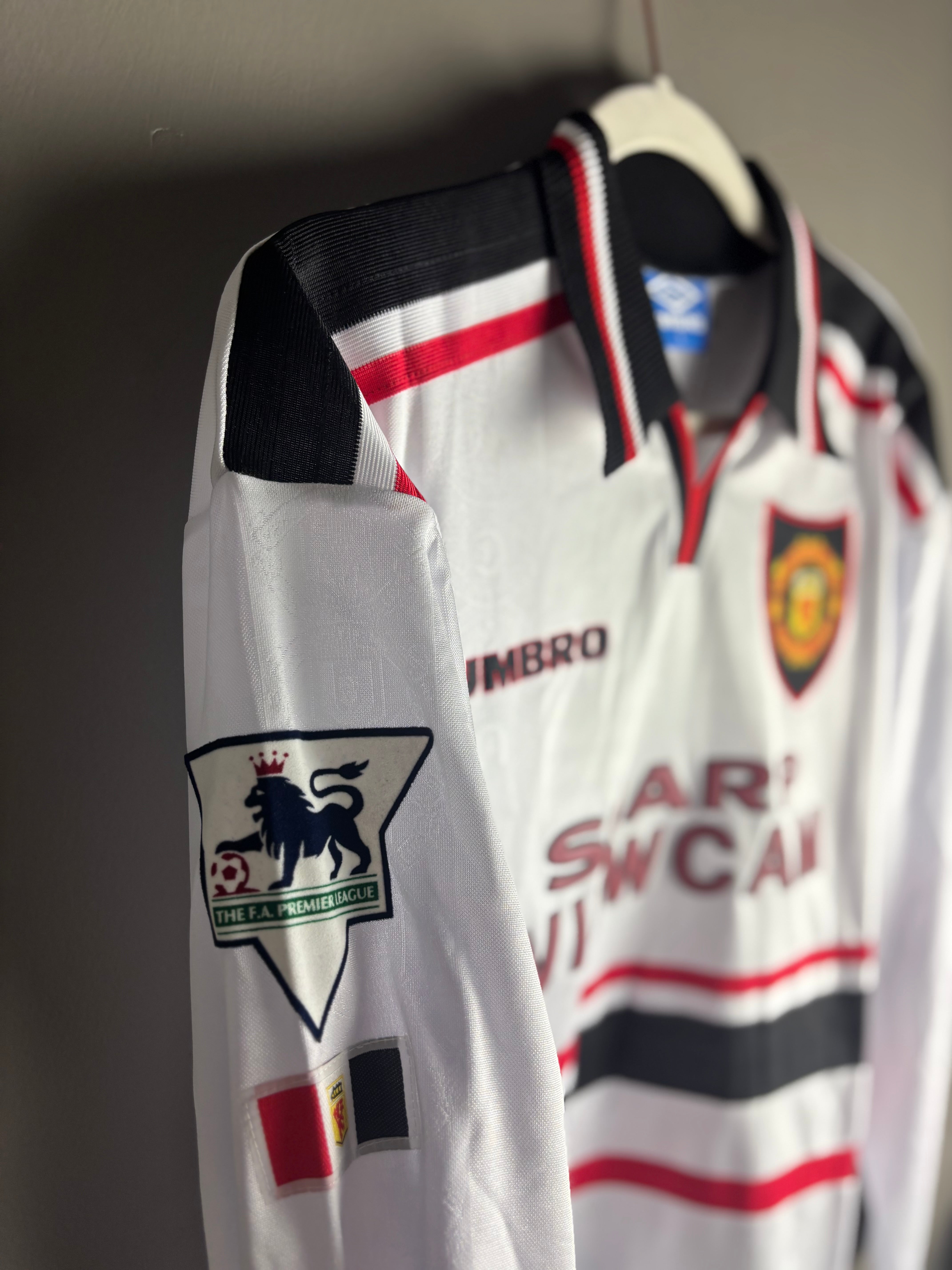 Manchester United '97/98 - 7 Beckham - Long Sleeve – Field Legends