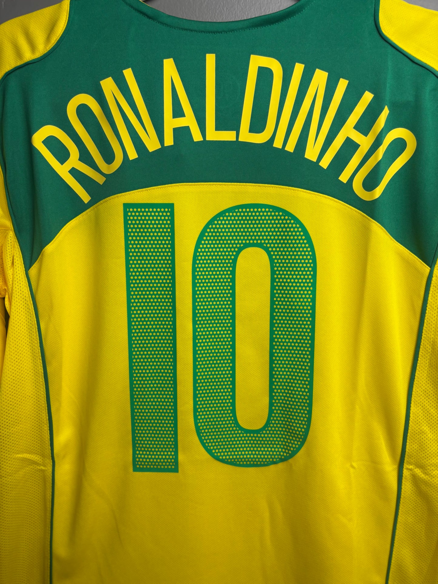 Brazil 2004 - 10 Ronaldinho
